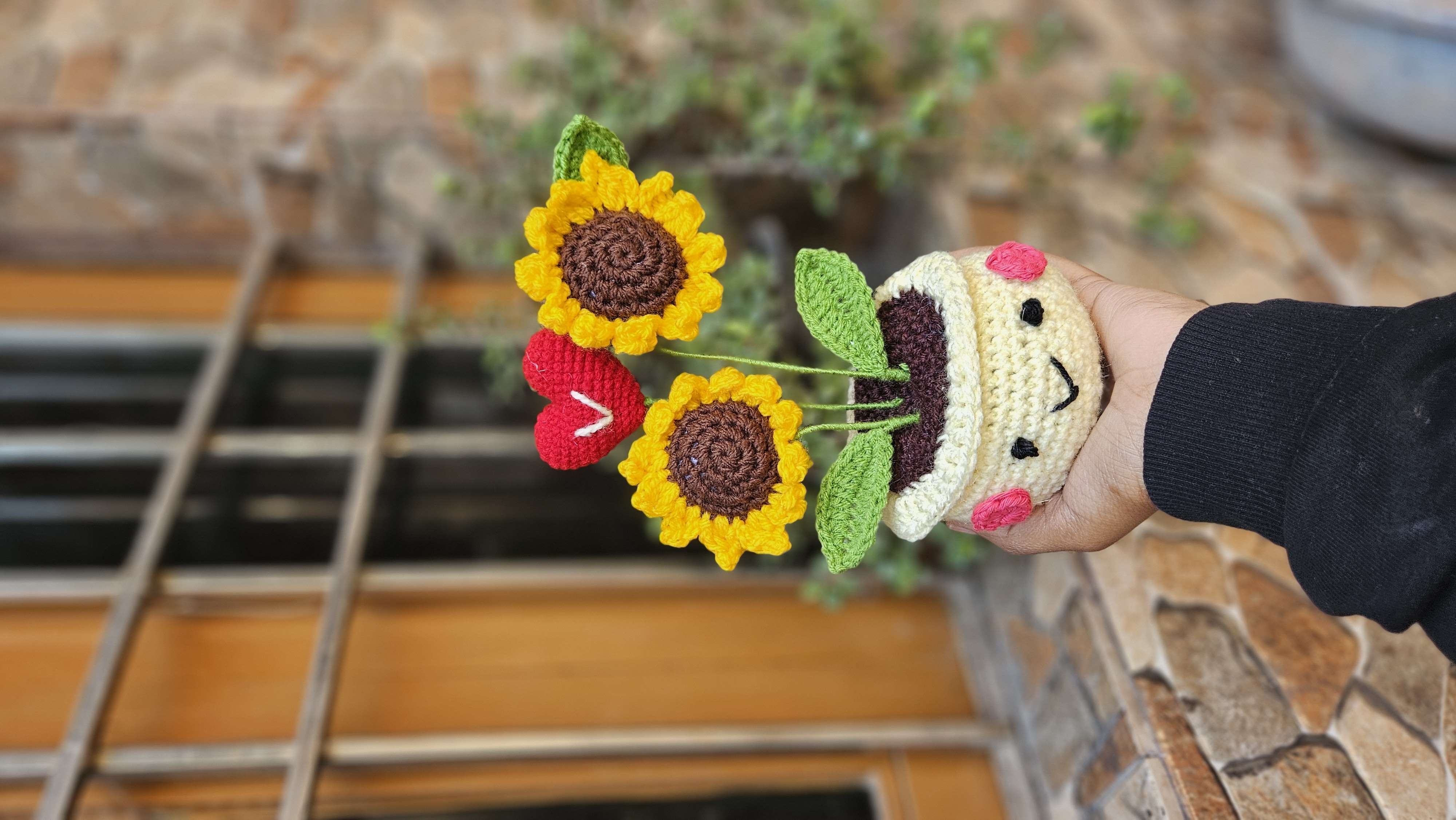 Sunflower heart pot