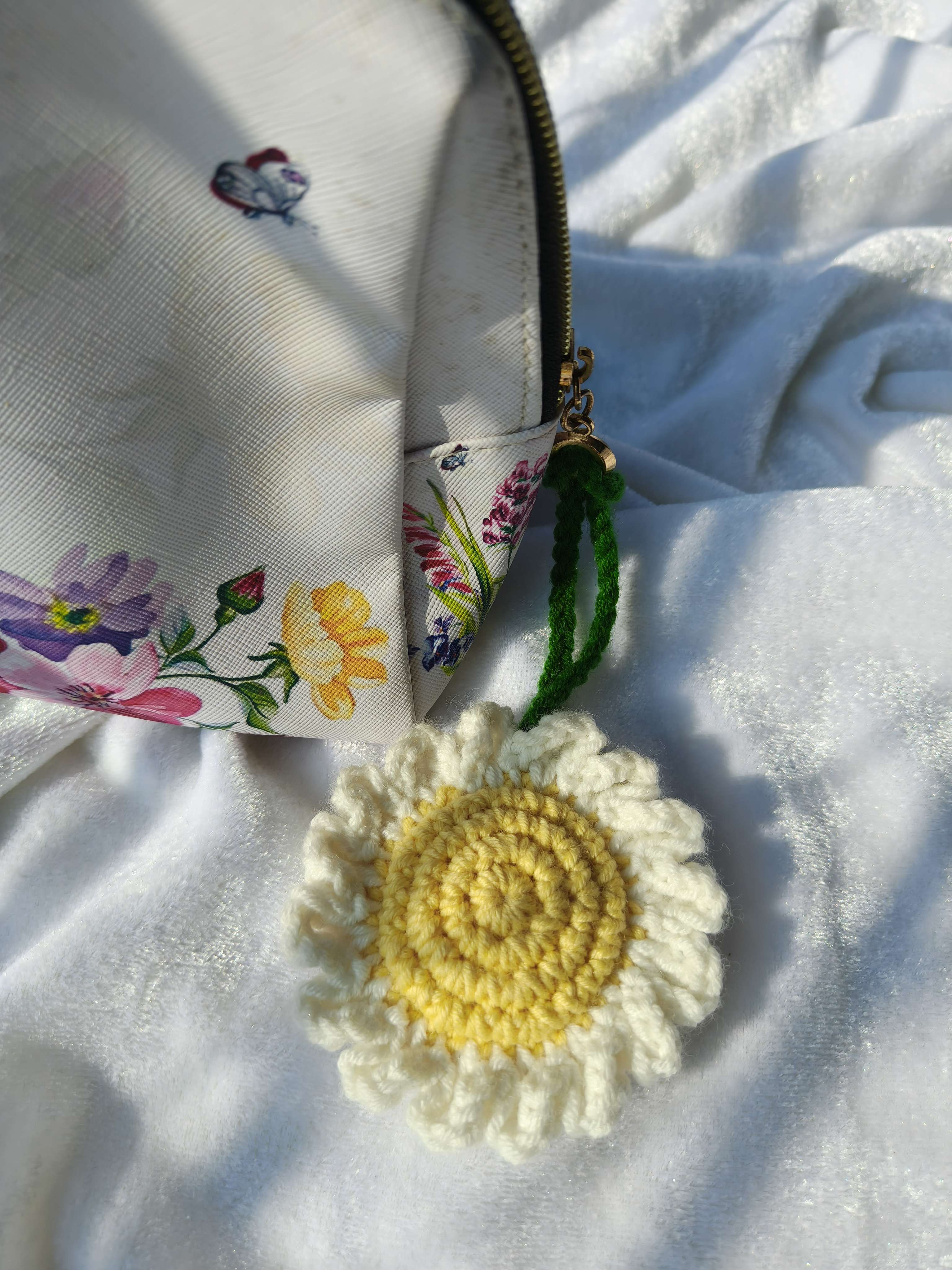 Daisy charm