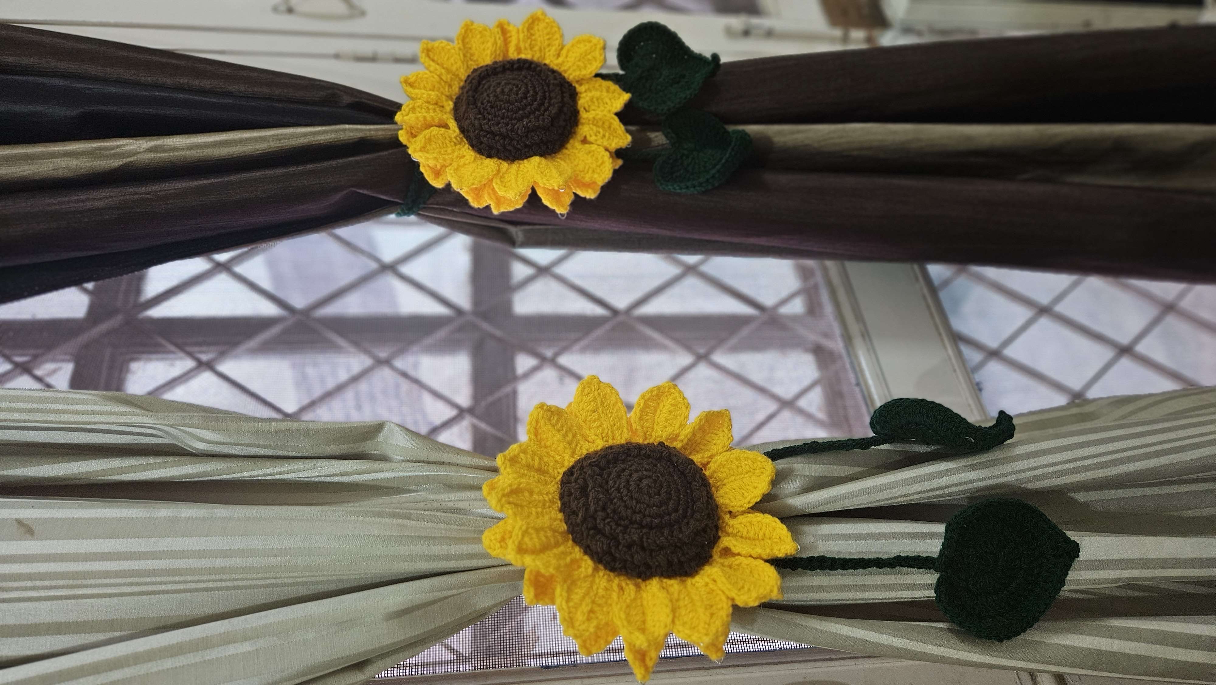 Curtain ties