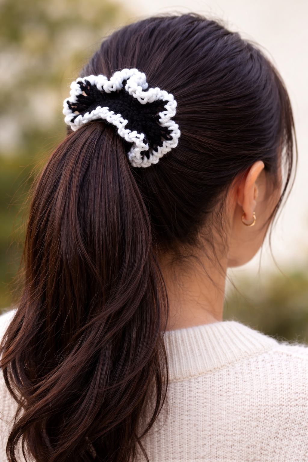 Scrunchies (Black n white) image 2