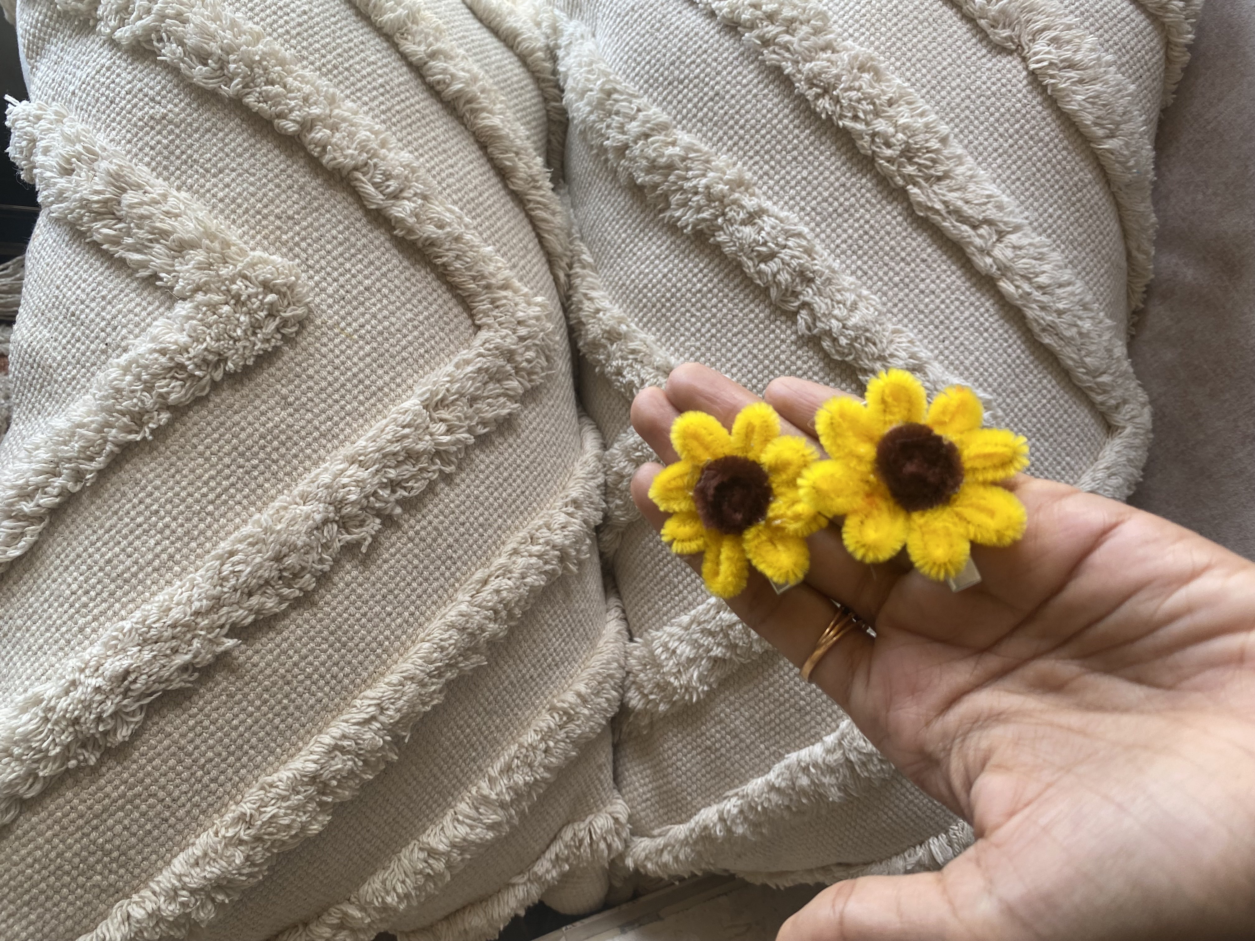 Sunflower hairpins