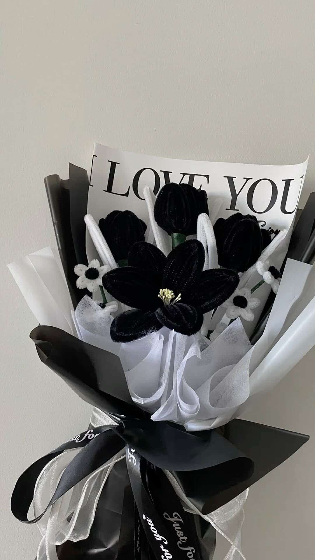 Wite and black boquet
