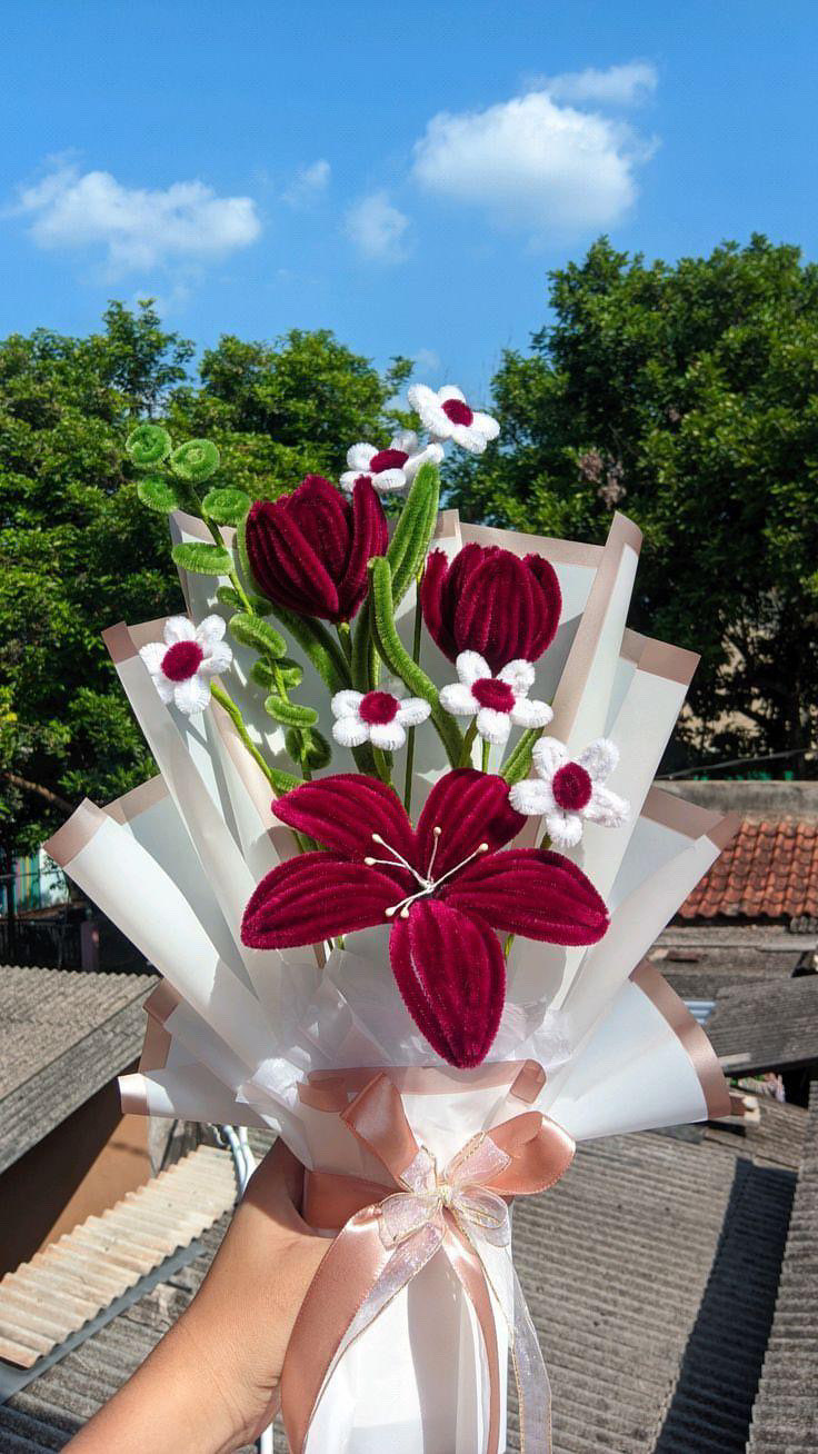 Two lily two tulip boquet