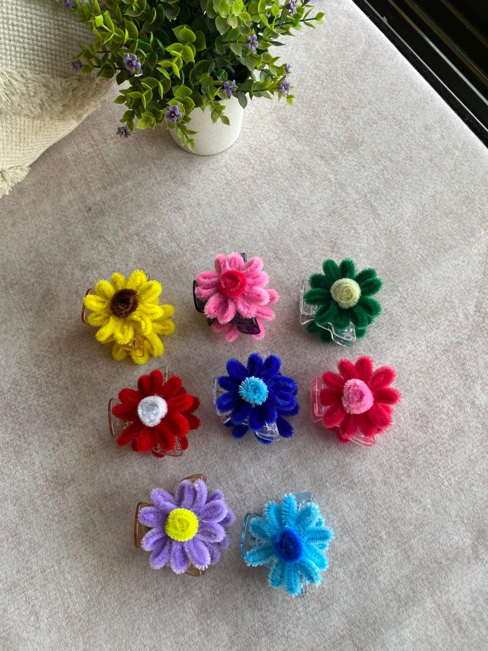 Daisy Flower Hair Clutcher
