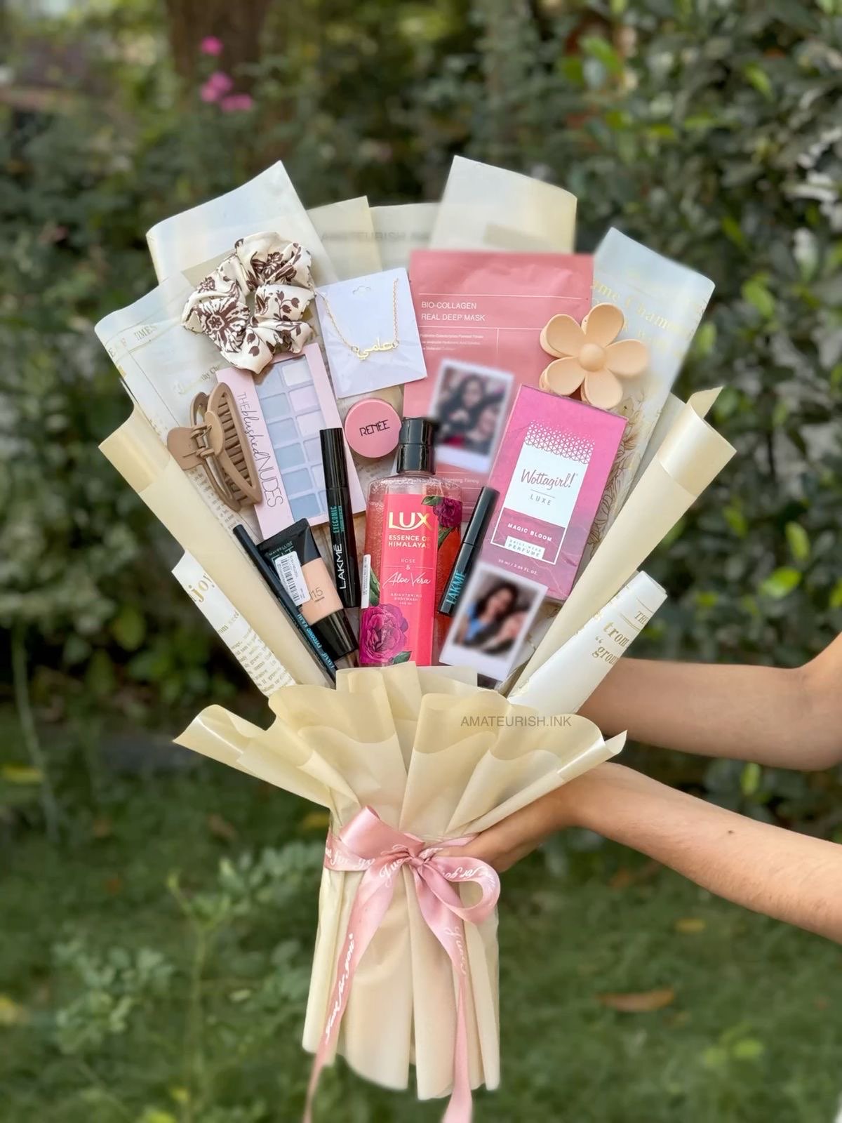 Makeup bouquet