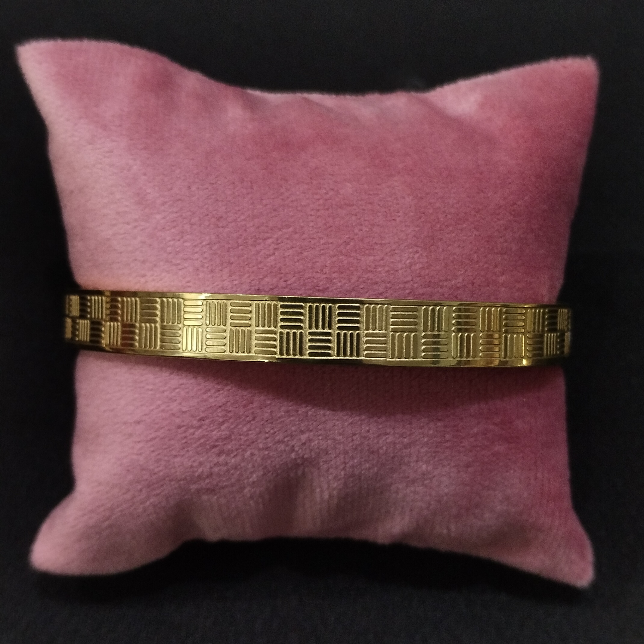 Eterna Gold Cuff