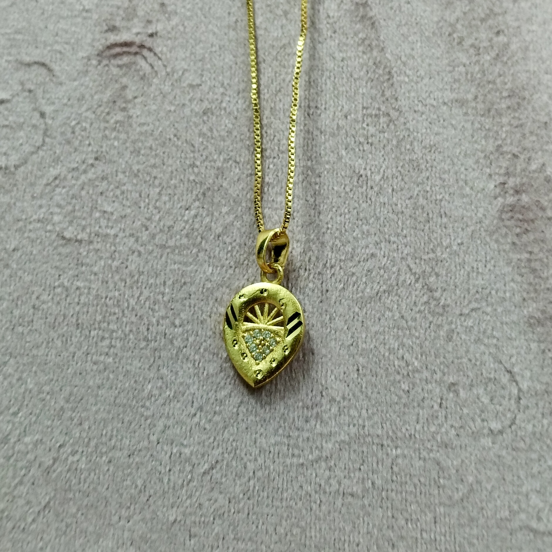 Gold Heart Pendant Necklace