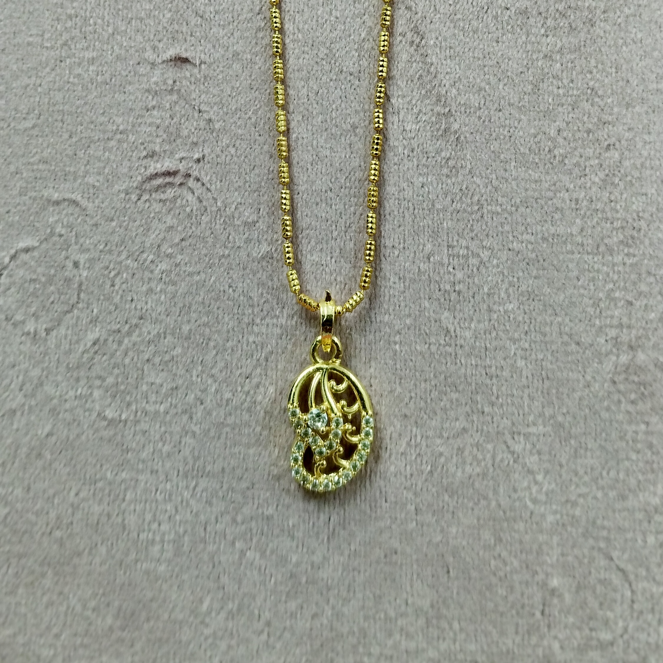 Gold Filigree Pendant Necklace