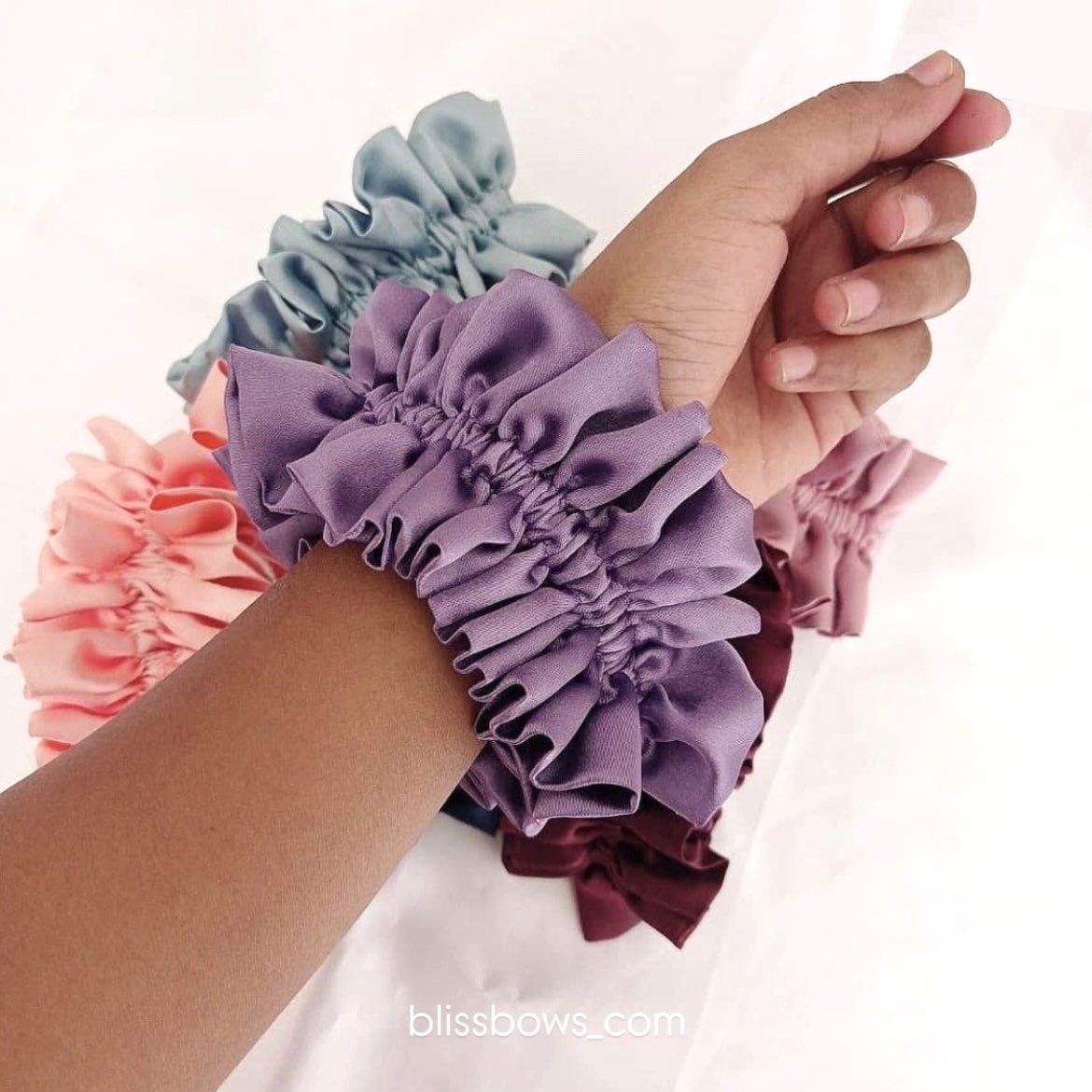 Dual fluffy scrunchies