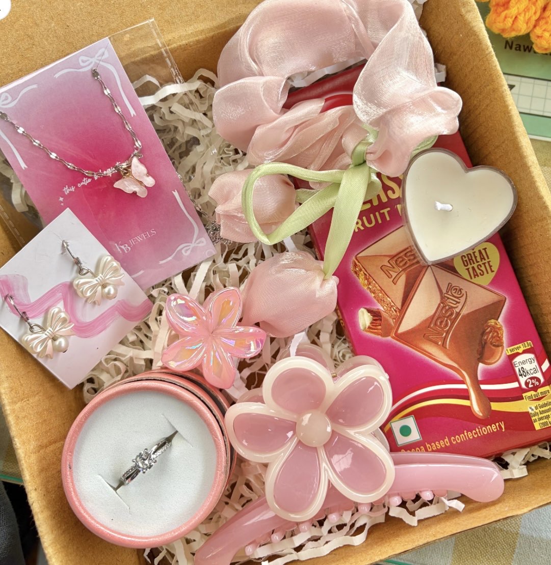 Pink coded valentine  hamper