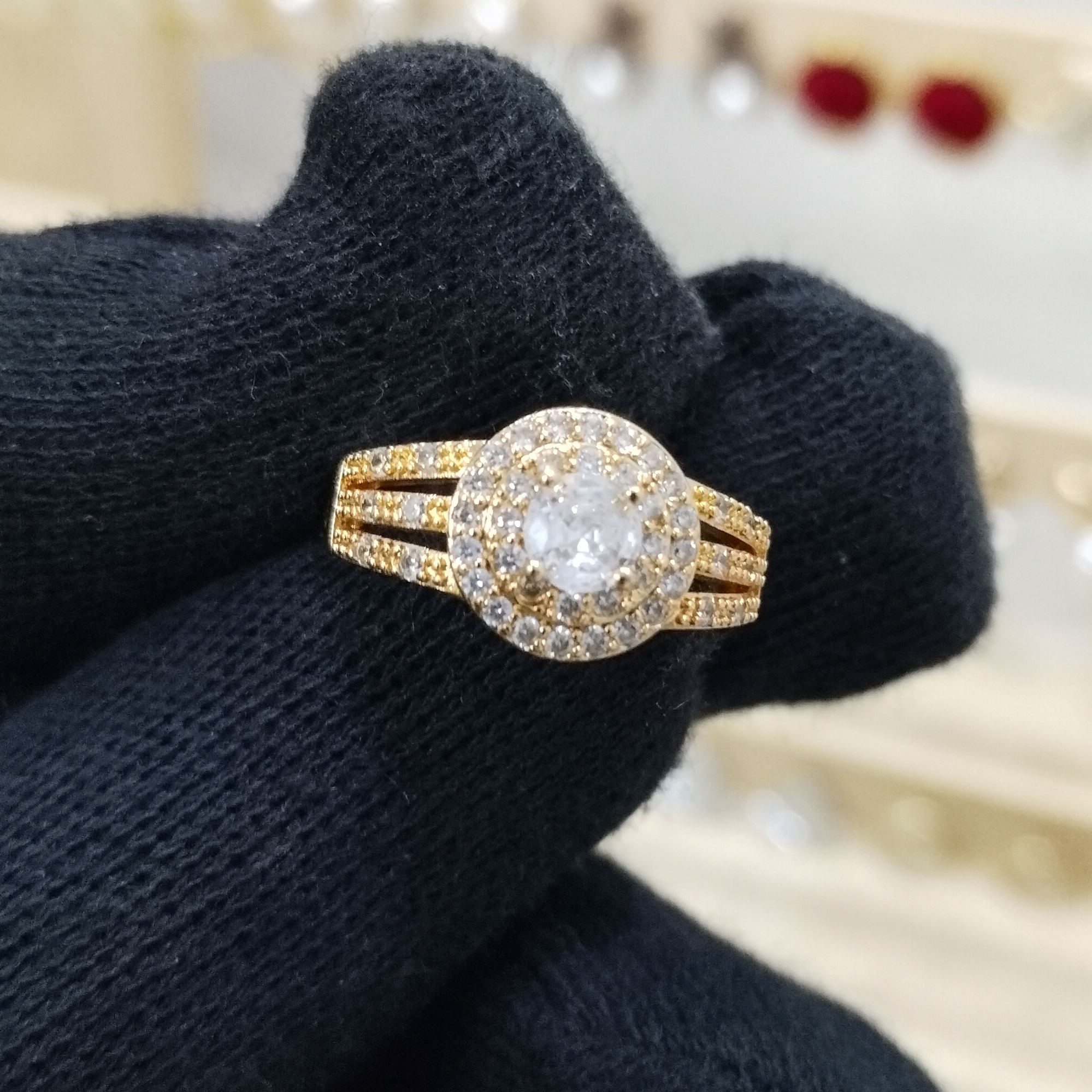 Goldee Diamond Halo Ring