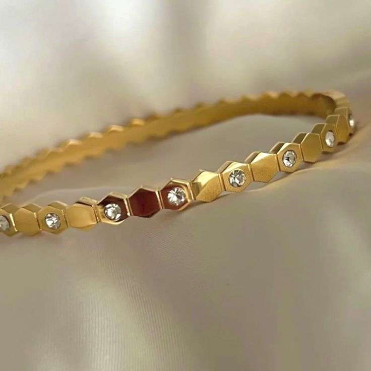 Golden Glow Crystal Bracelet