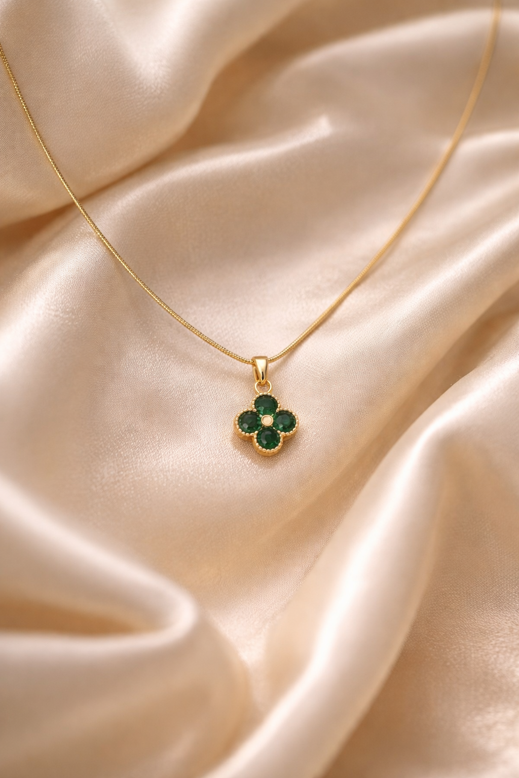 Timeless Clove necklace