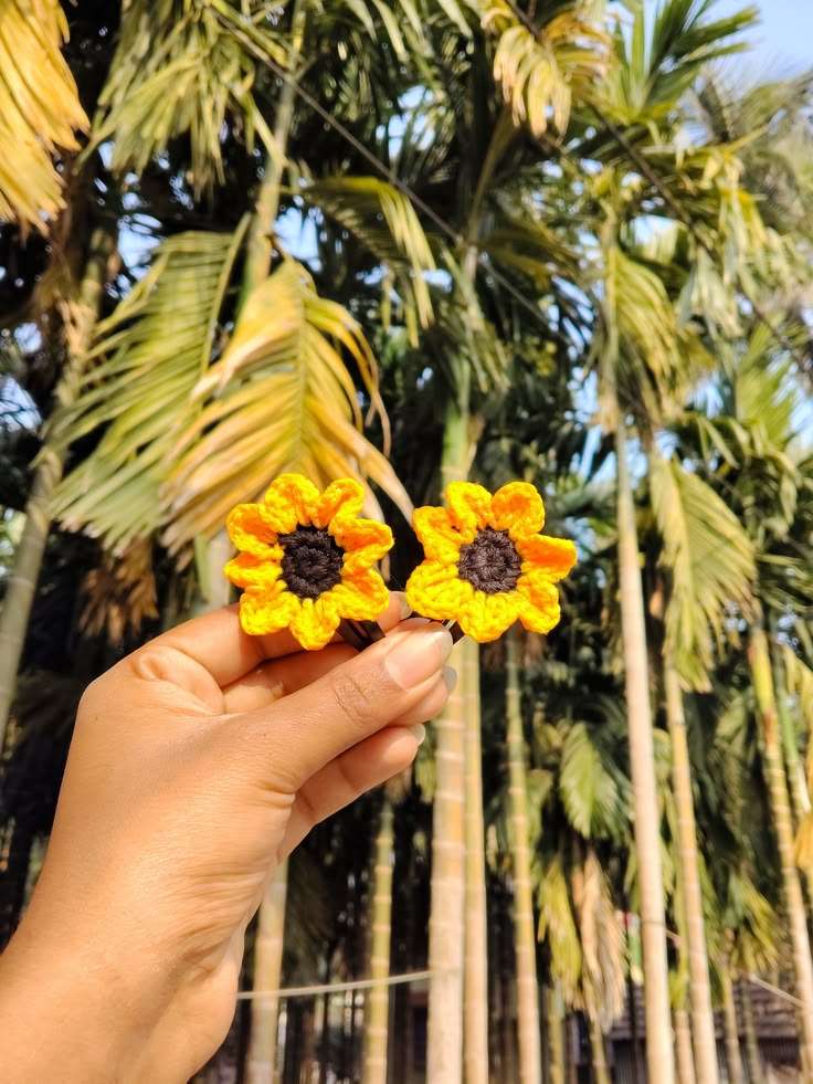 Sunflower Tic Tac Clip