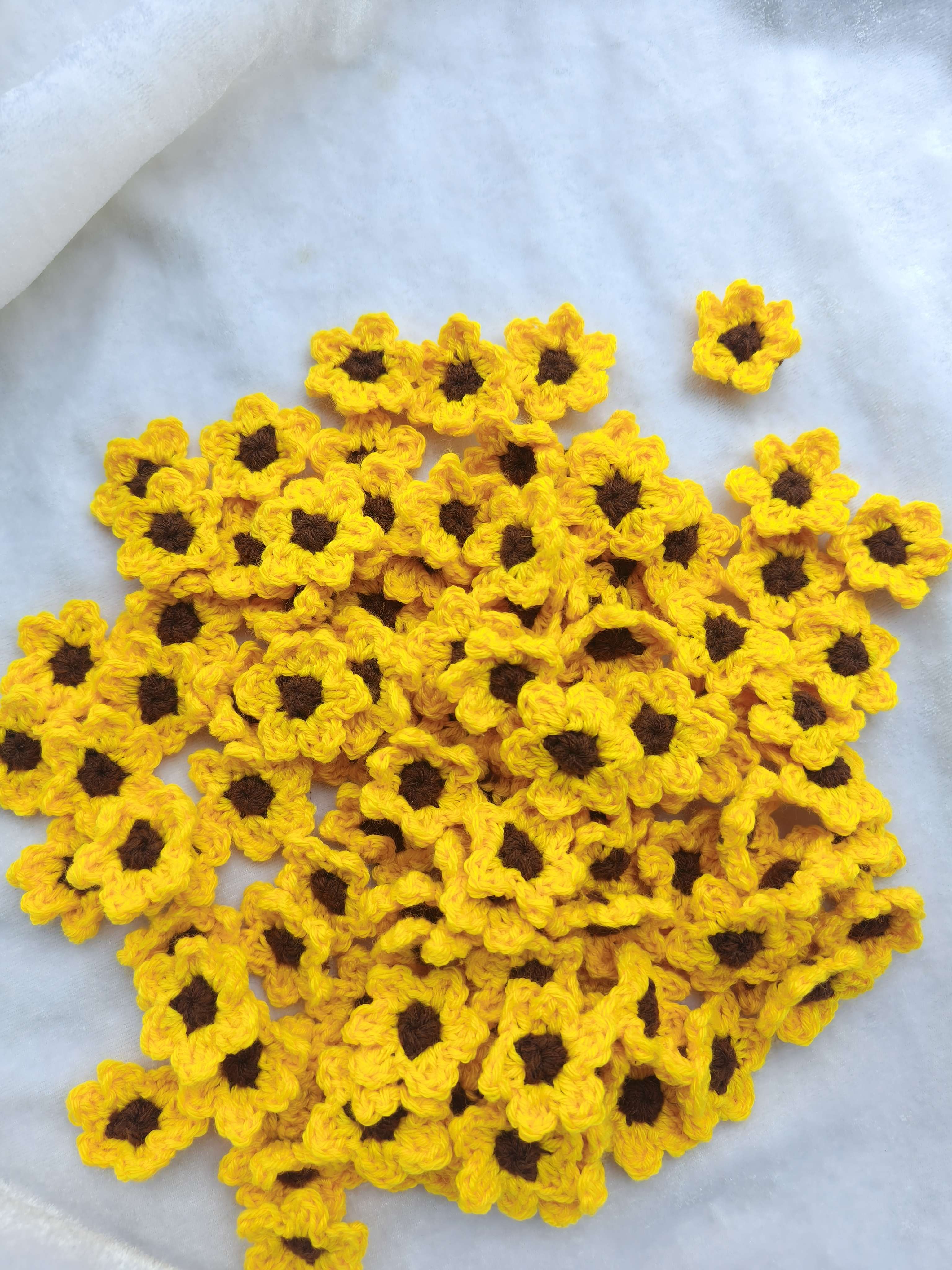 Mini Sunflowers (50 pcs) image 2