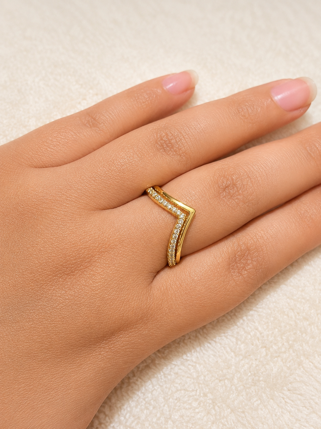 Double v shape ring