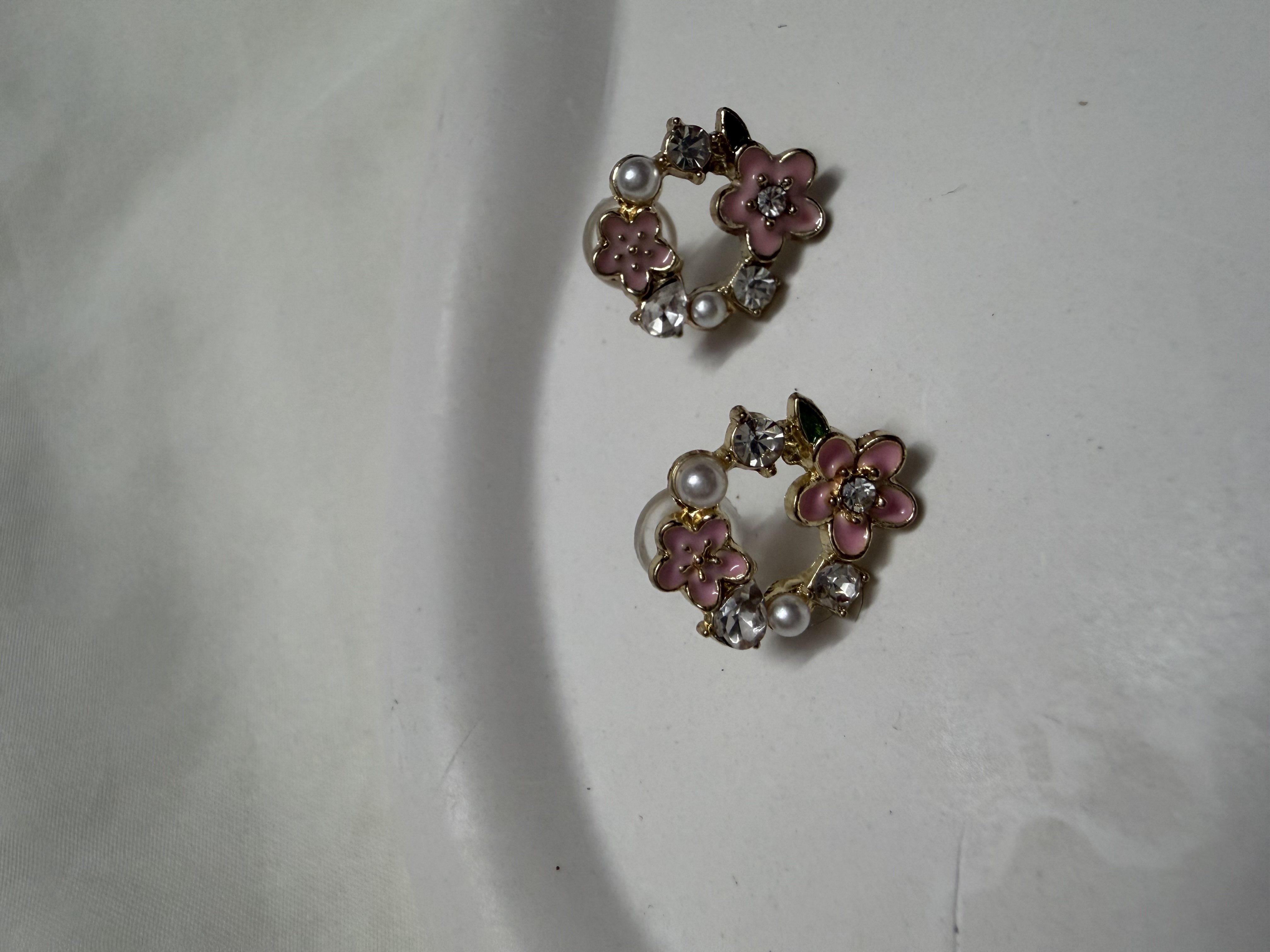 Minimal floral studs