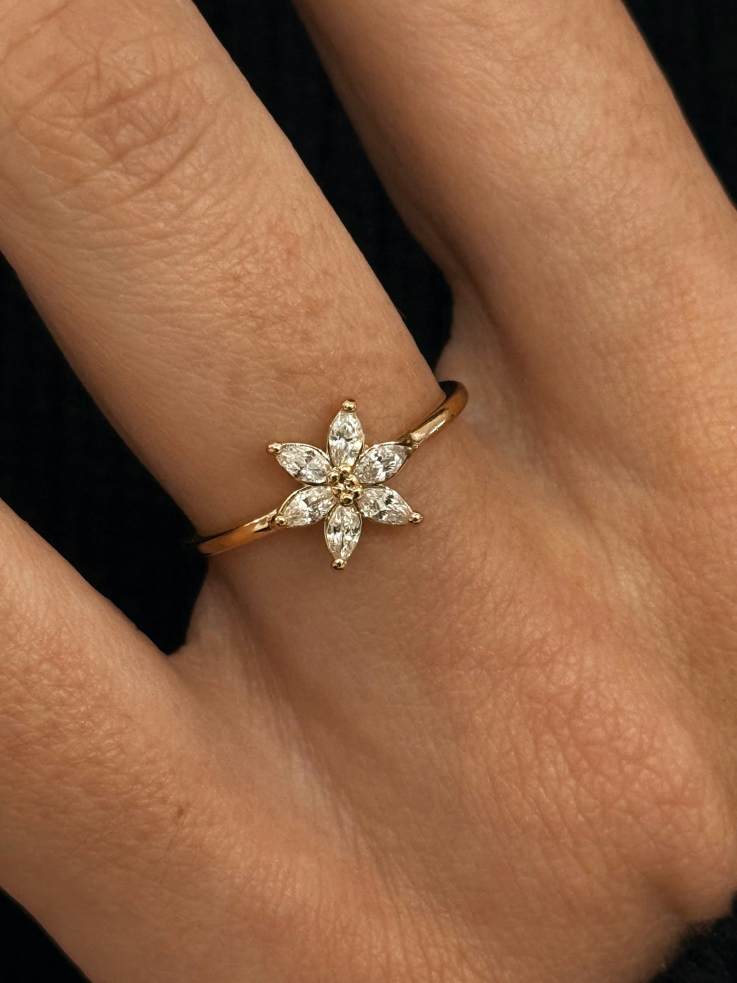 Flower Zirconia Resizable Ring