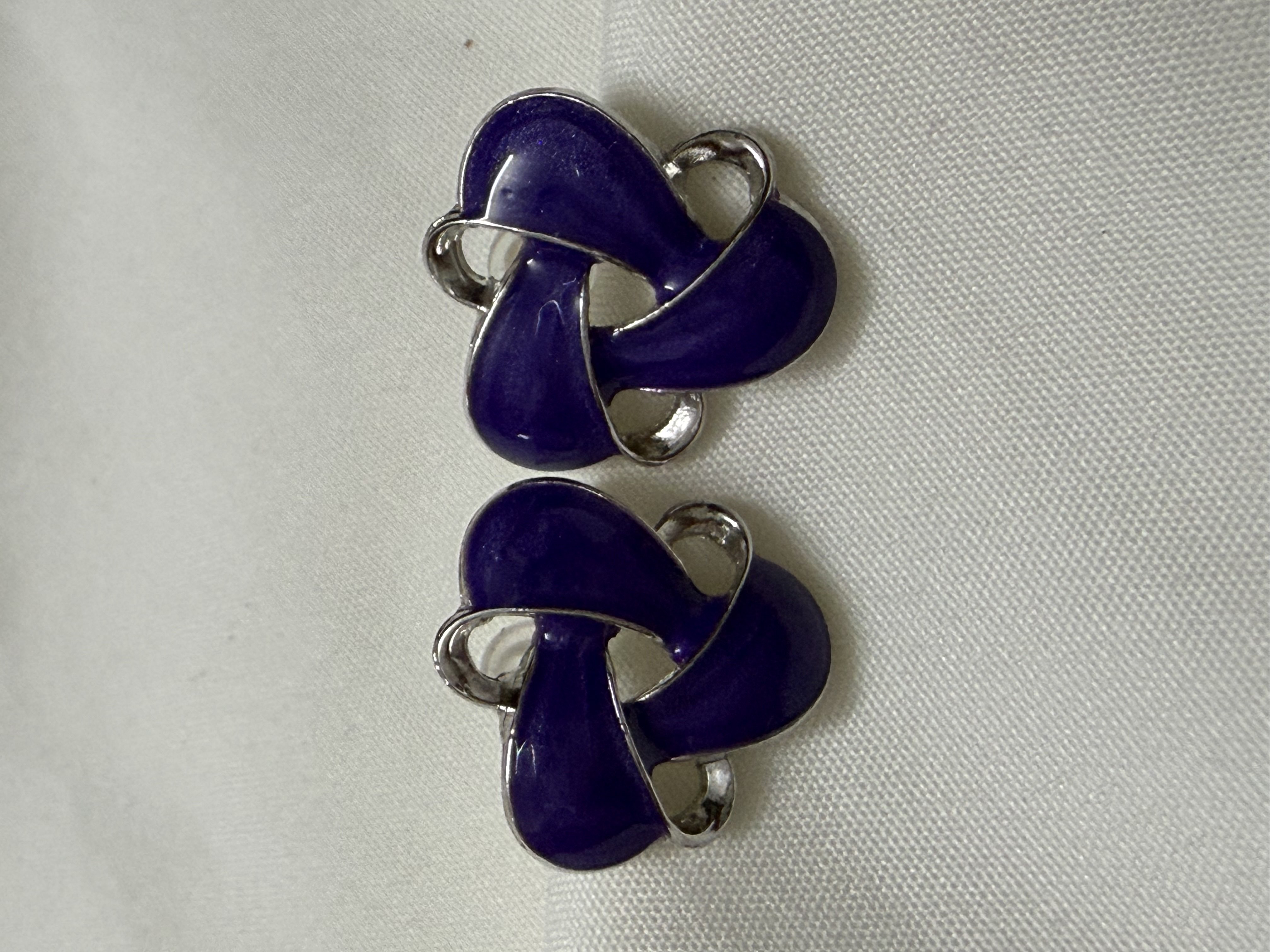 Purple knots
