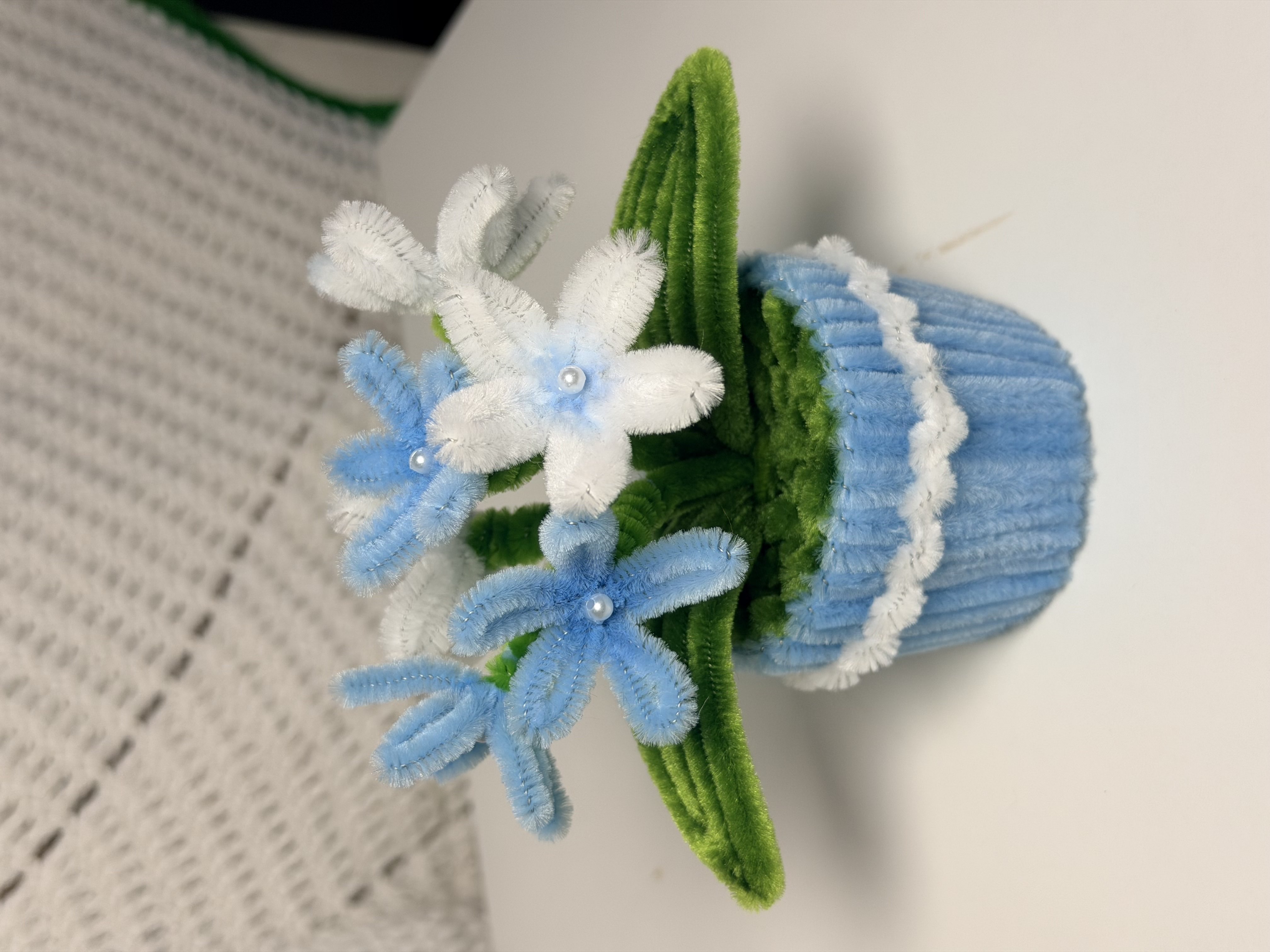 Mini daisy flower pots thumbnail 3