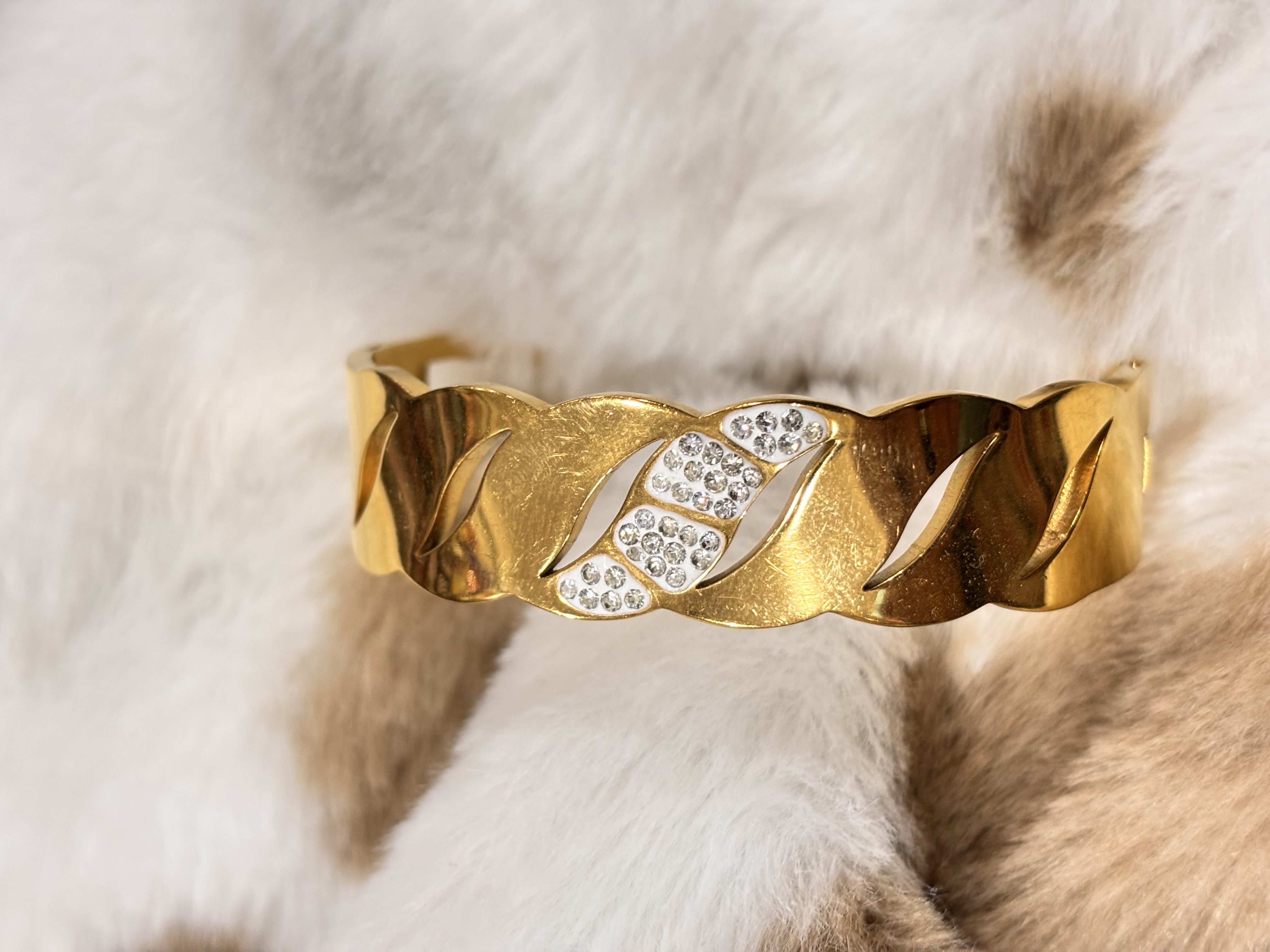 Gold white bracelet