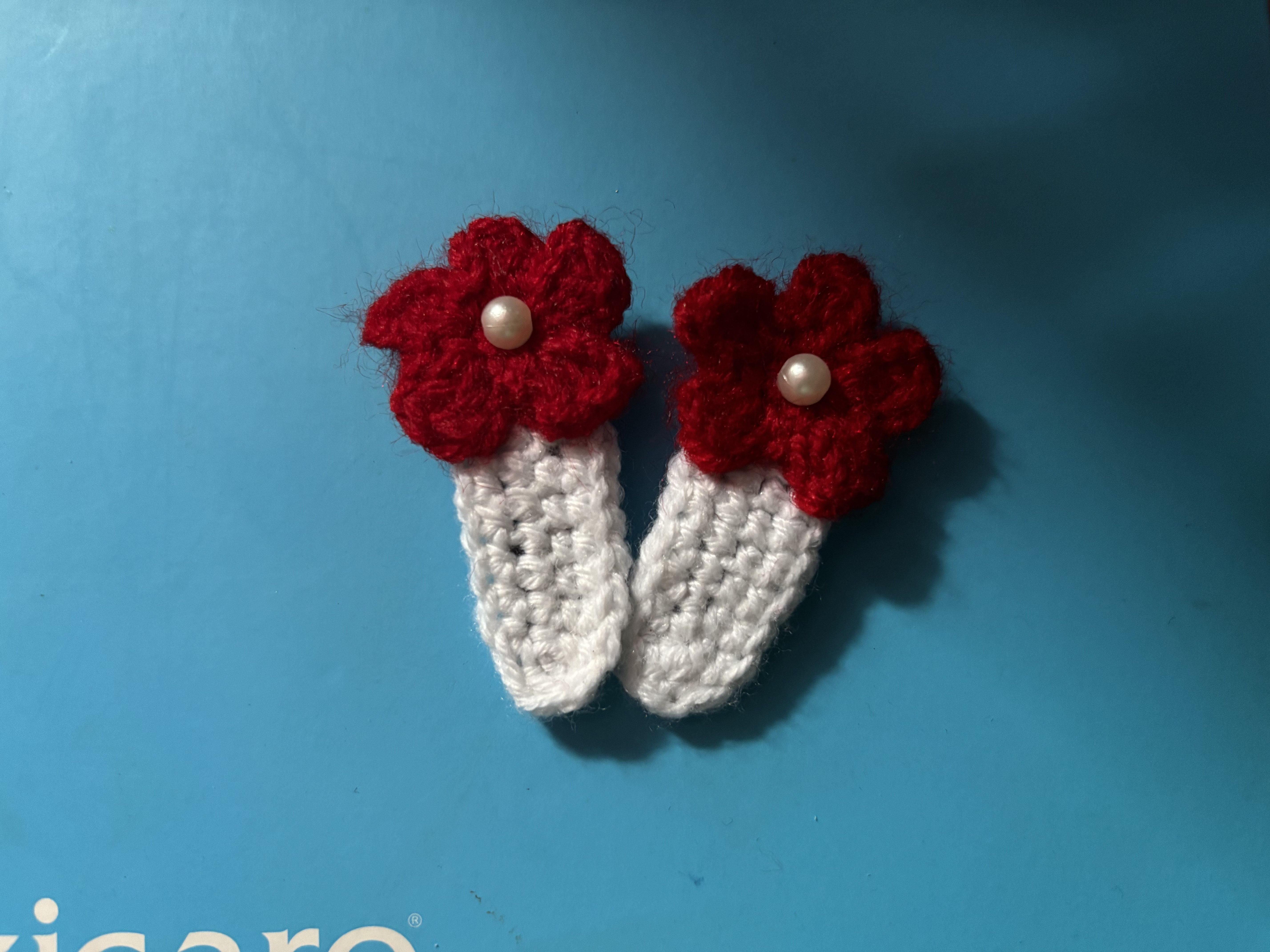Red hair clip