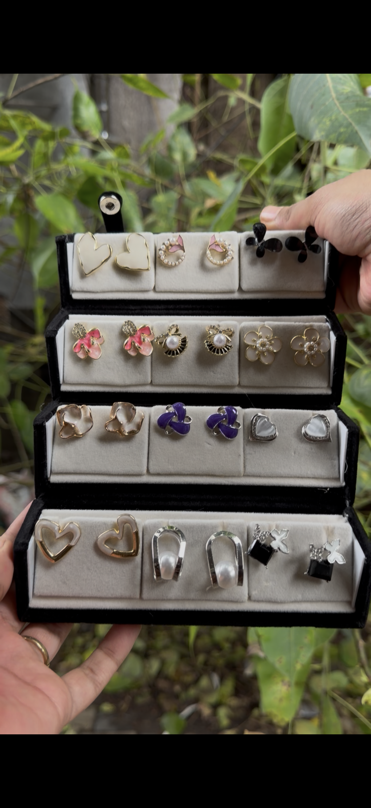 Jewellery box with Korean earrings