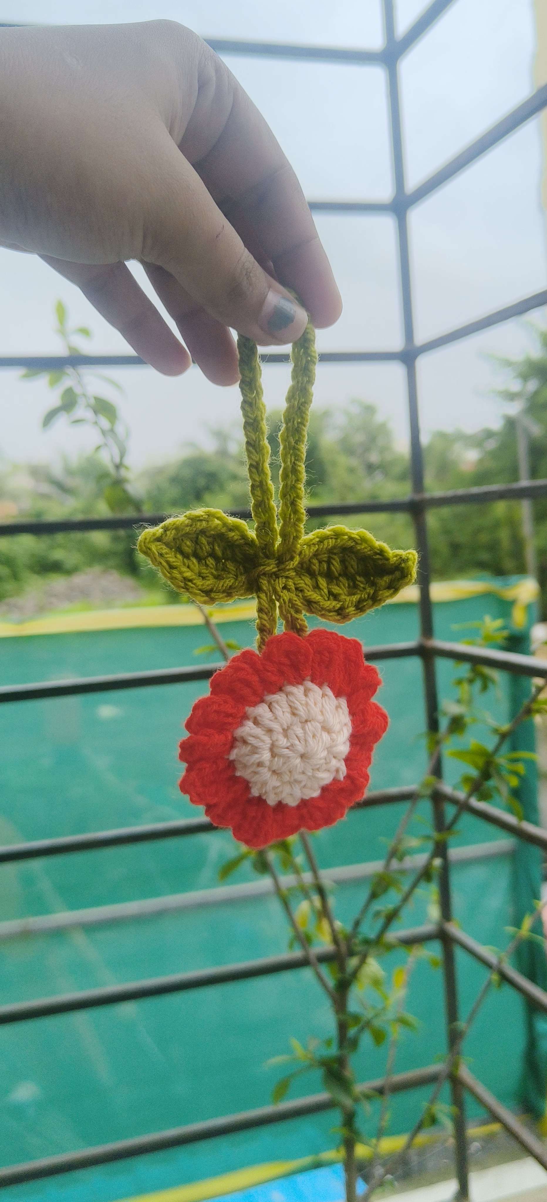 Daisy Viral Hair Tie image 2