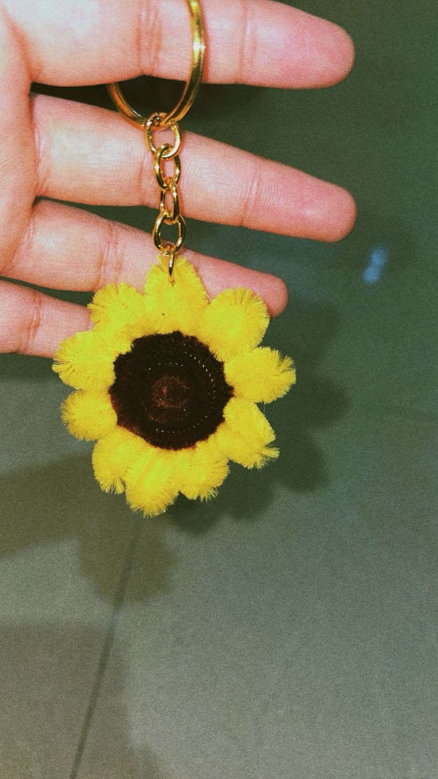 small sunflower (fuzzy wire)