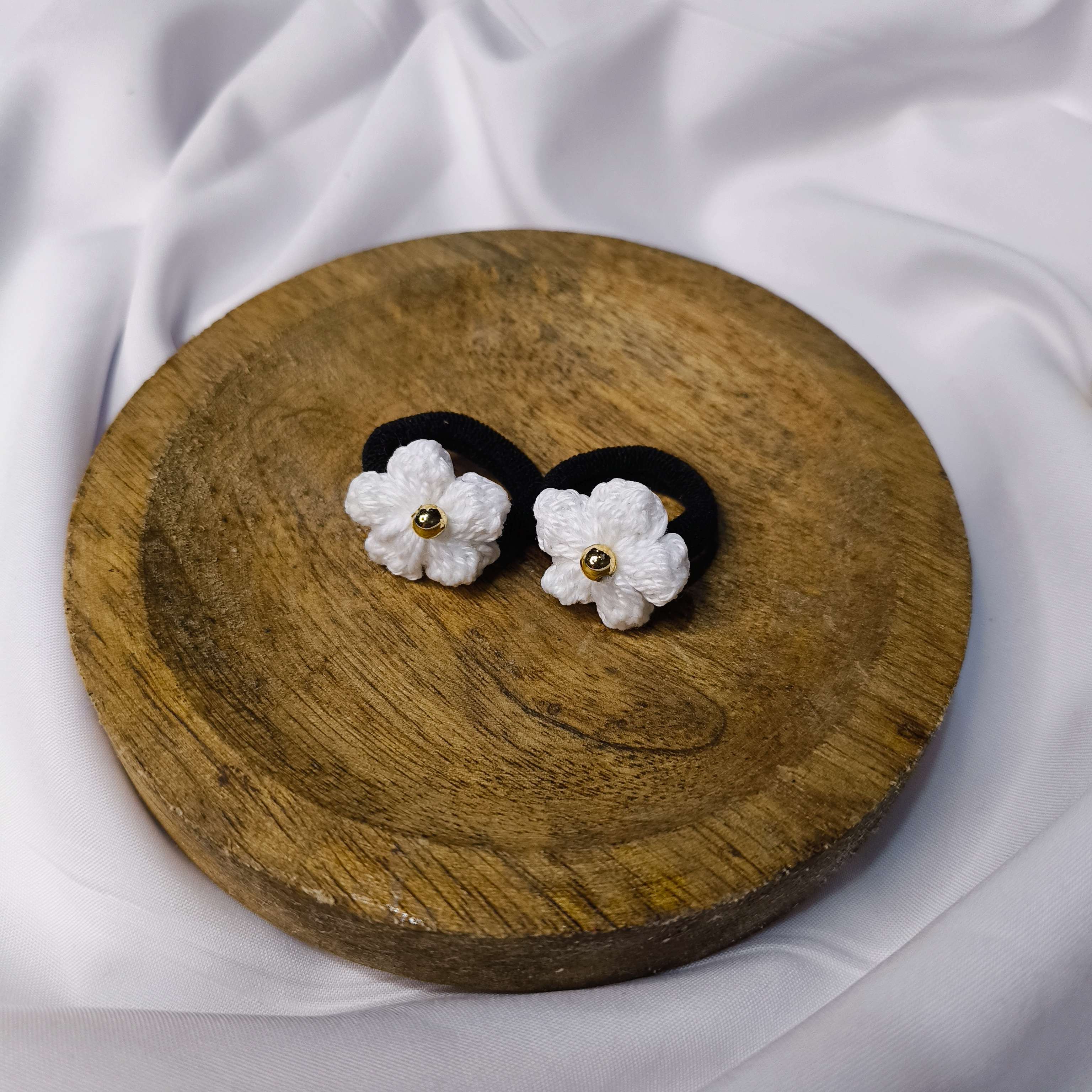 Flower hair tie