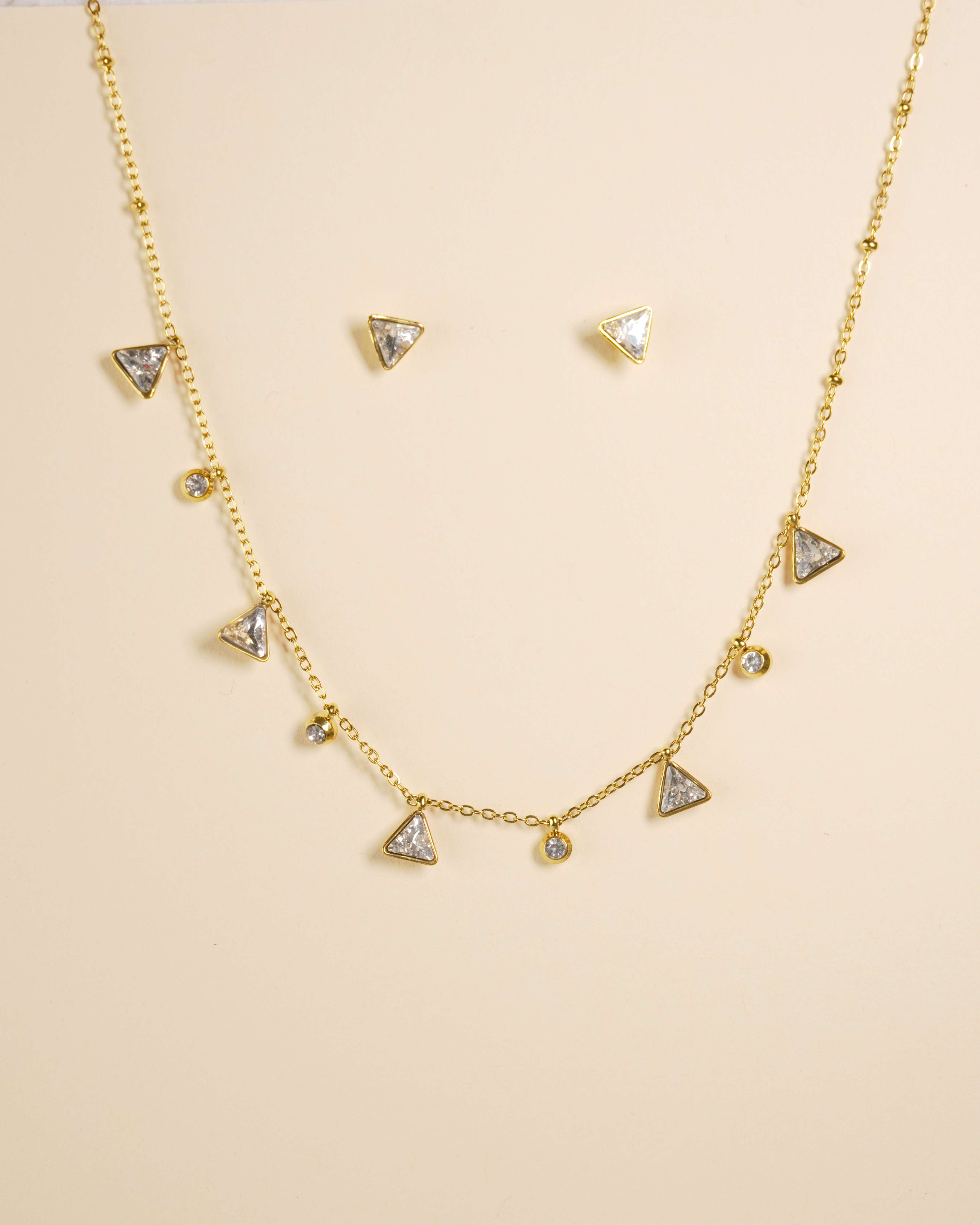 Neckpiece with earrings