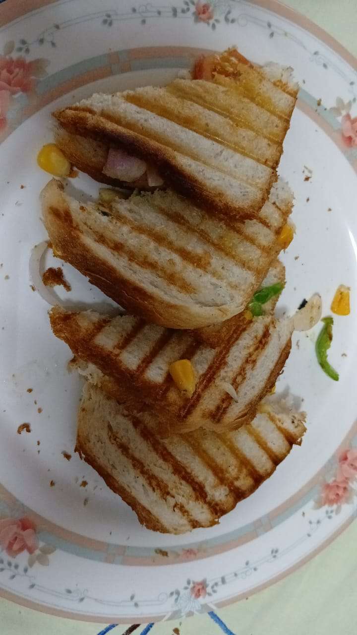 Veg Grilled Sandwich with stuffed filling of paneer and corn