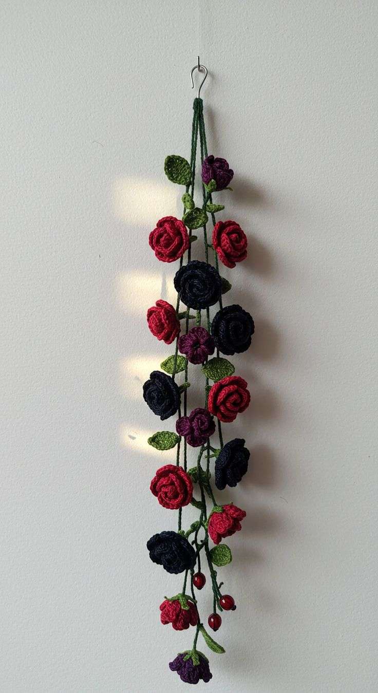 Slim vertical garland
