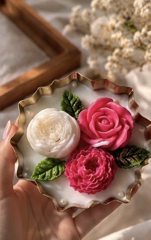 Rosey uril candle