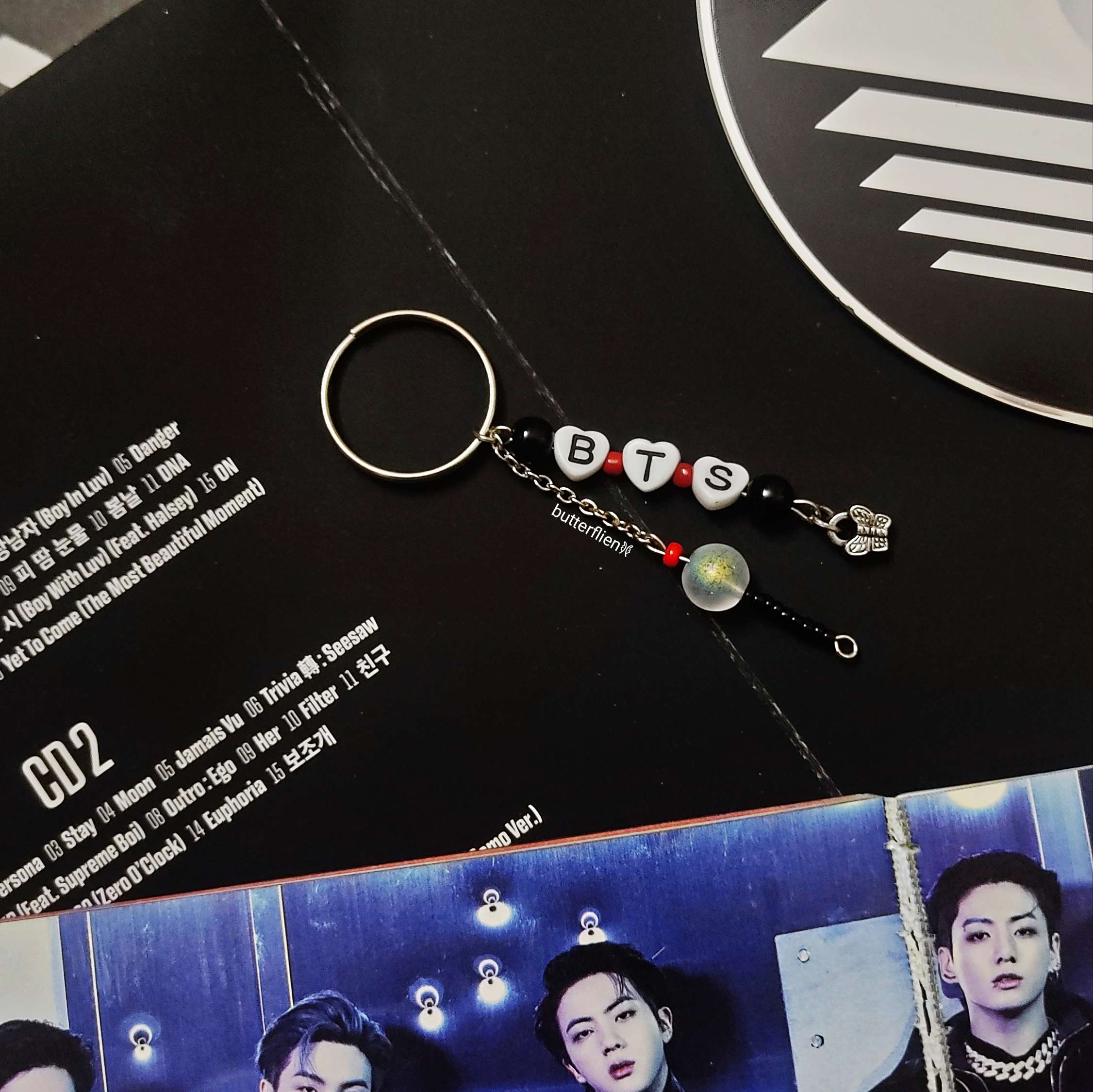 BTS Armybomb keychain💜 image 2