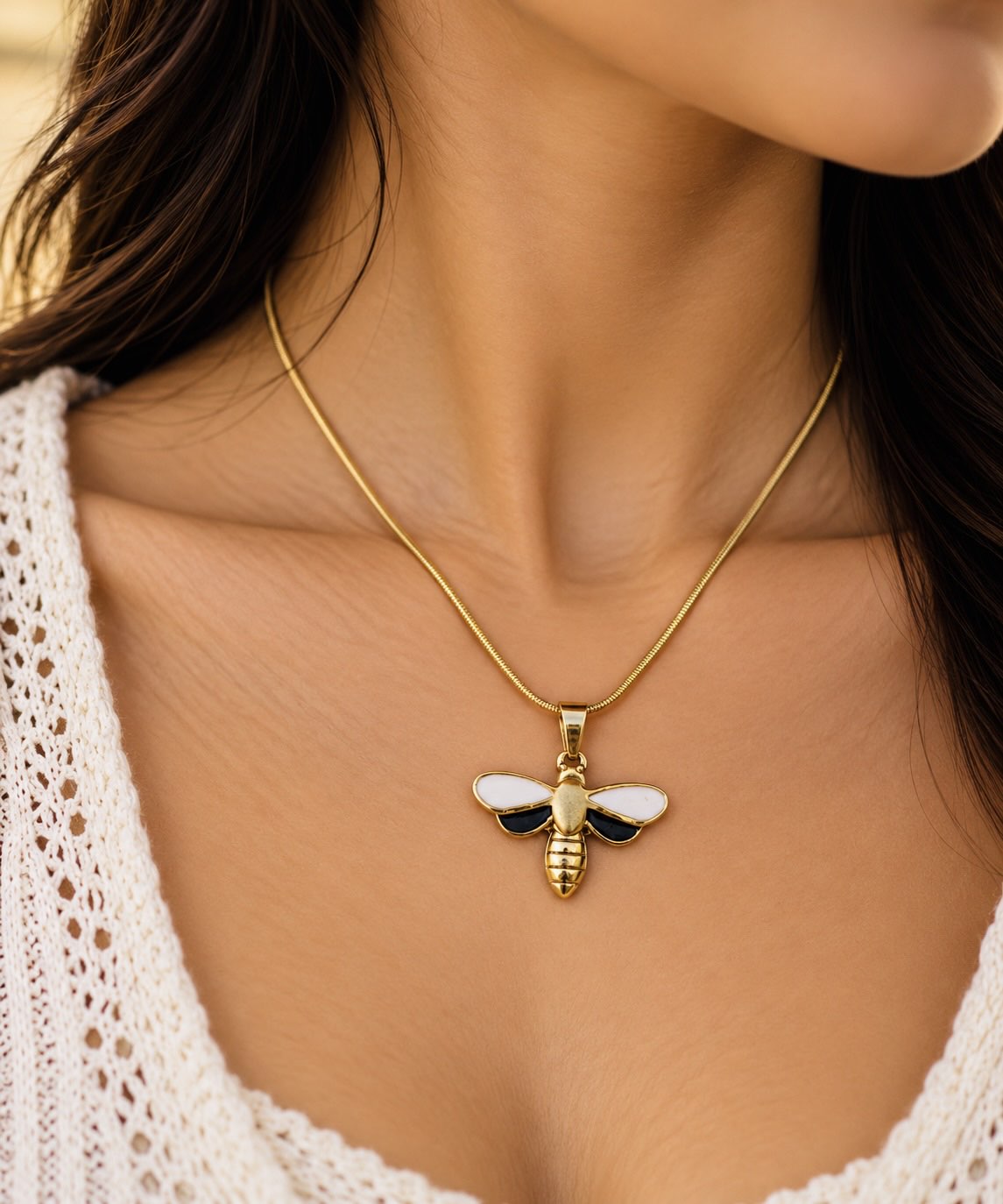 LAX_Bumble Bee Pendant Necklace for Women